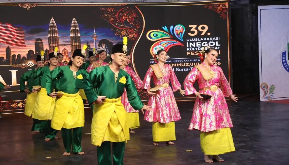 Bursa'da gerçekleştirilen Uluslararası Kültür Sanat Festivali, çeşitli etkinliklerle devam ediyor.