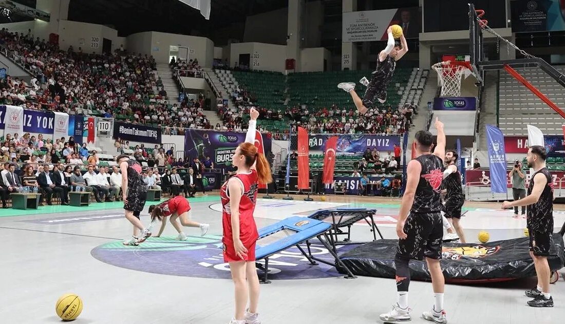 Bursa’da yaz spor okulları resmi açılışı, gençlerin sportif becerilerini geliştirmeleri