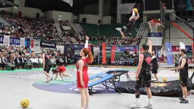 Bursa’da yaz spor okulları resmi açılışı, gençlerin sportif becerilerini geliştirmeleri