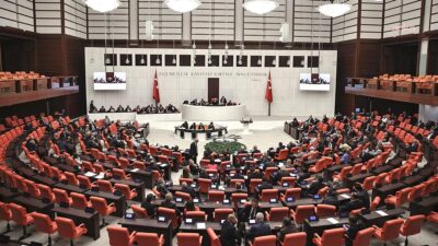 Bursa'da yeni parti seçimleri gerçekleştirildi. Resmi sonuçlar ve detaylar haberimizde.