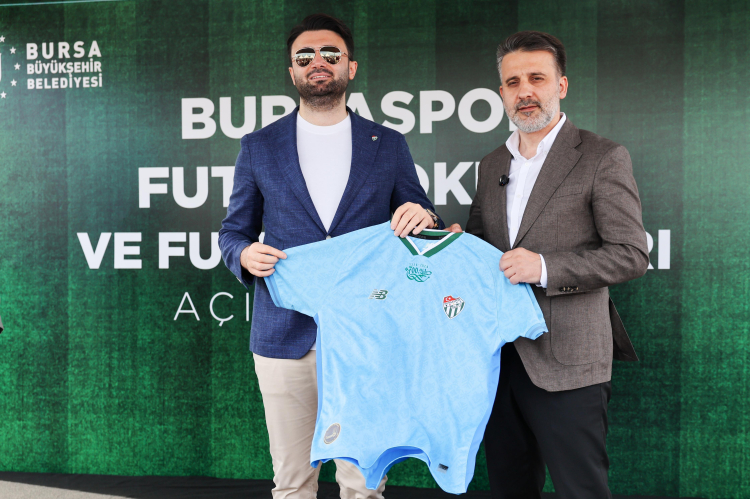 Bursa'da Yeni Suni Çim Sahalar Açıldı