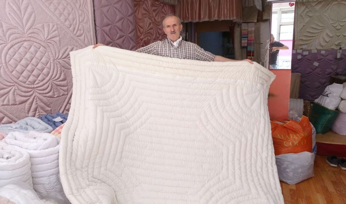 Bursa'da yorgancılık geleneği, kültürel mirasın sürdürülebilirliği için yaşatılıyor. Geleneksel el
