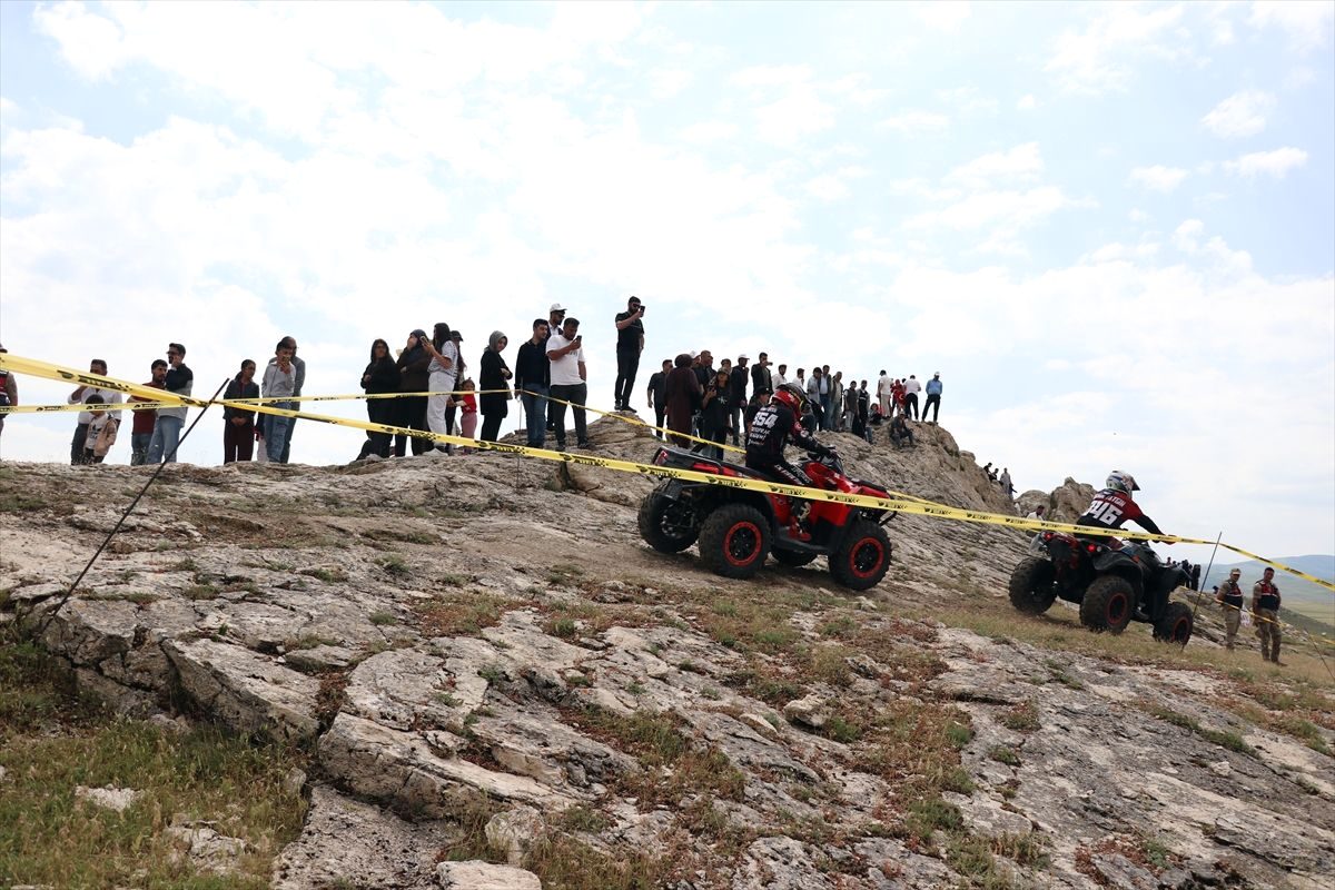 Bursa'da düzenlenen yüksek rakımlı enduro yarışları, zorlu parkurları ve profesyonel