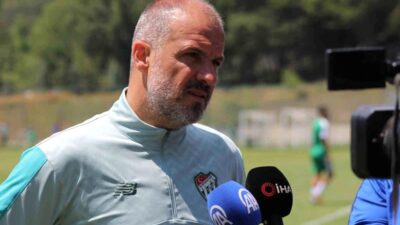 Bursaspor, Bolu kampında şampiyonluk hedefi doğrultusunda çalışmalarını sürdürüyor. Takım, başarıya