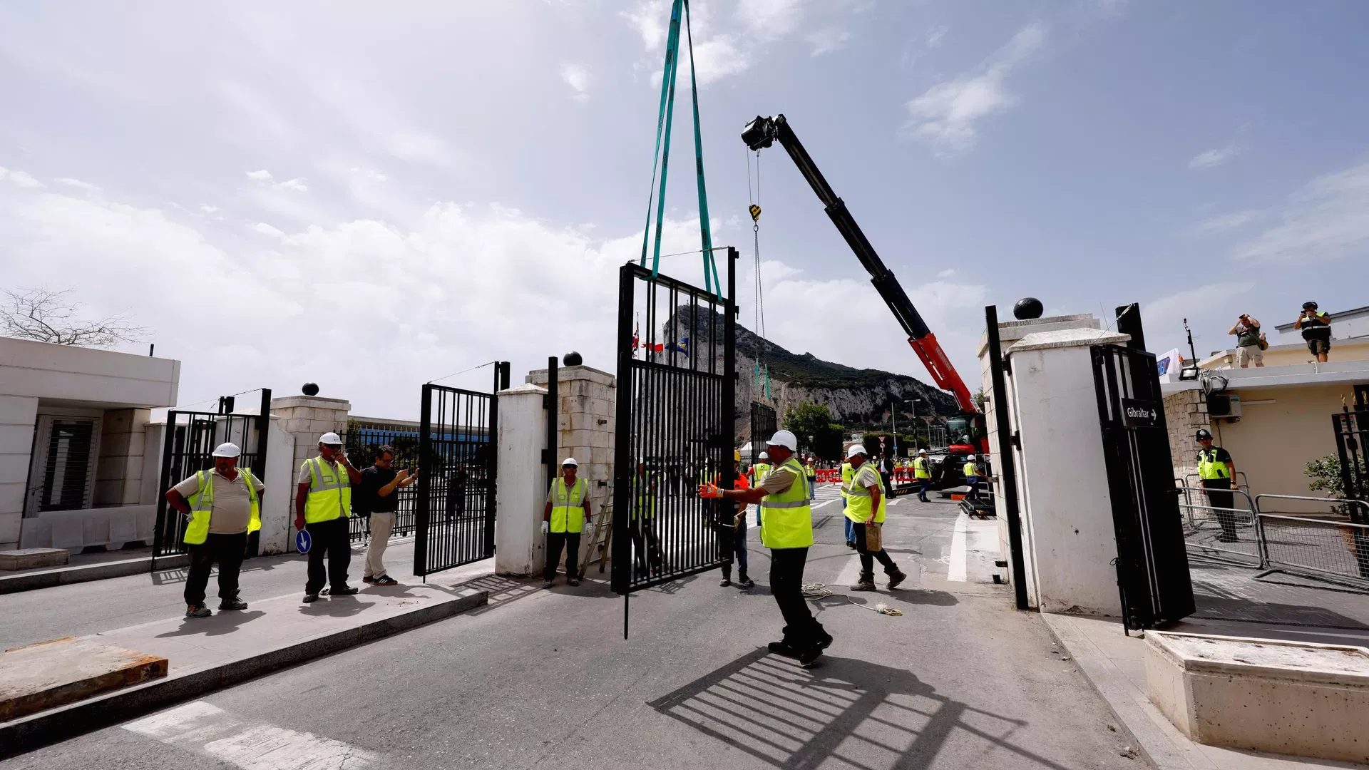 Cebelitarık'ta sınır kapısı günleri sona erdi. Artık sınırlarda beklemeye son