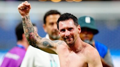 Dünya Kupasında Messi'nin tarihi rekorları ve duygusal anlarını keşfedin. Futbol
