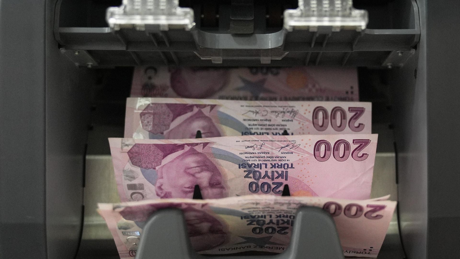 Emekli maaşları Temmuzda büyük artışla zirveye ulaşacak. Detaylar ve güncel