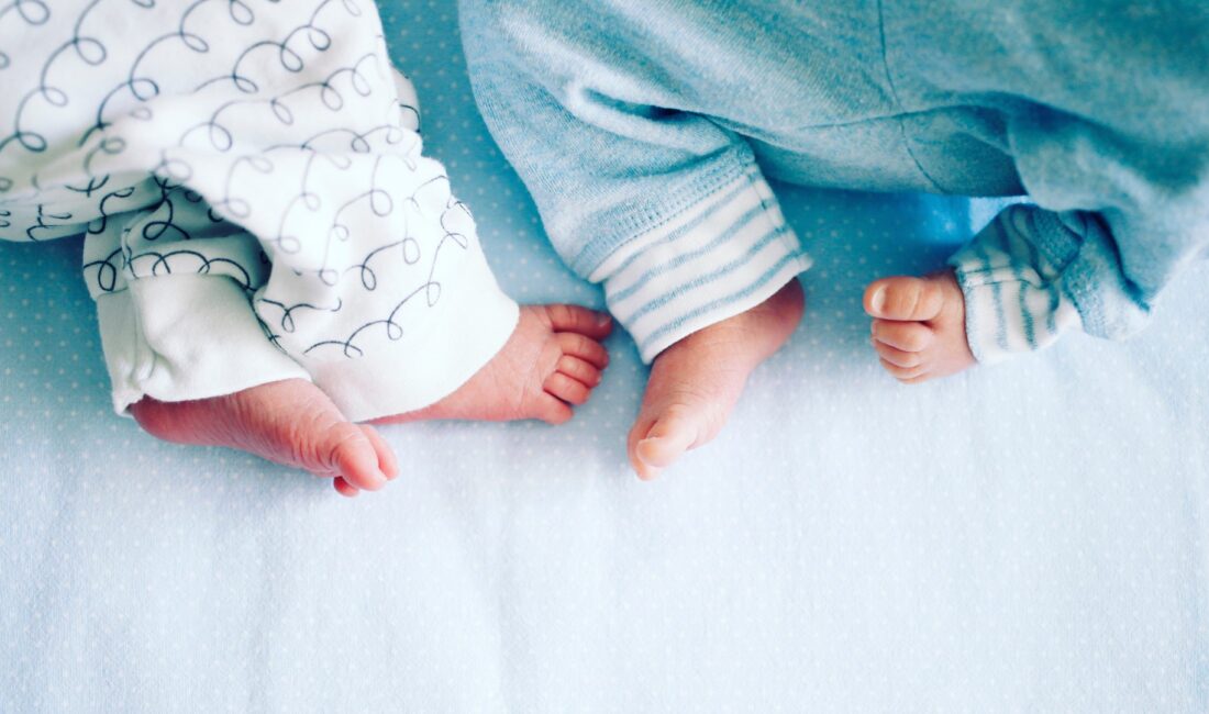 Endonezya'da bebek kaçakçılığı davasında sanıklar hapisle cezalandırıldı. Detaylar ve yasal