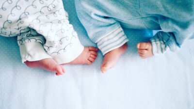 Endonezya'da bebek kaçakçılığı davasında sanıklar hapisle cezalandırıldı. Detaylar ve yasal