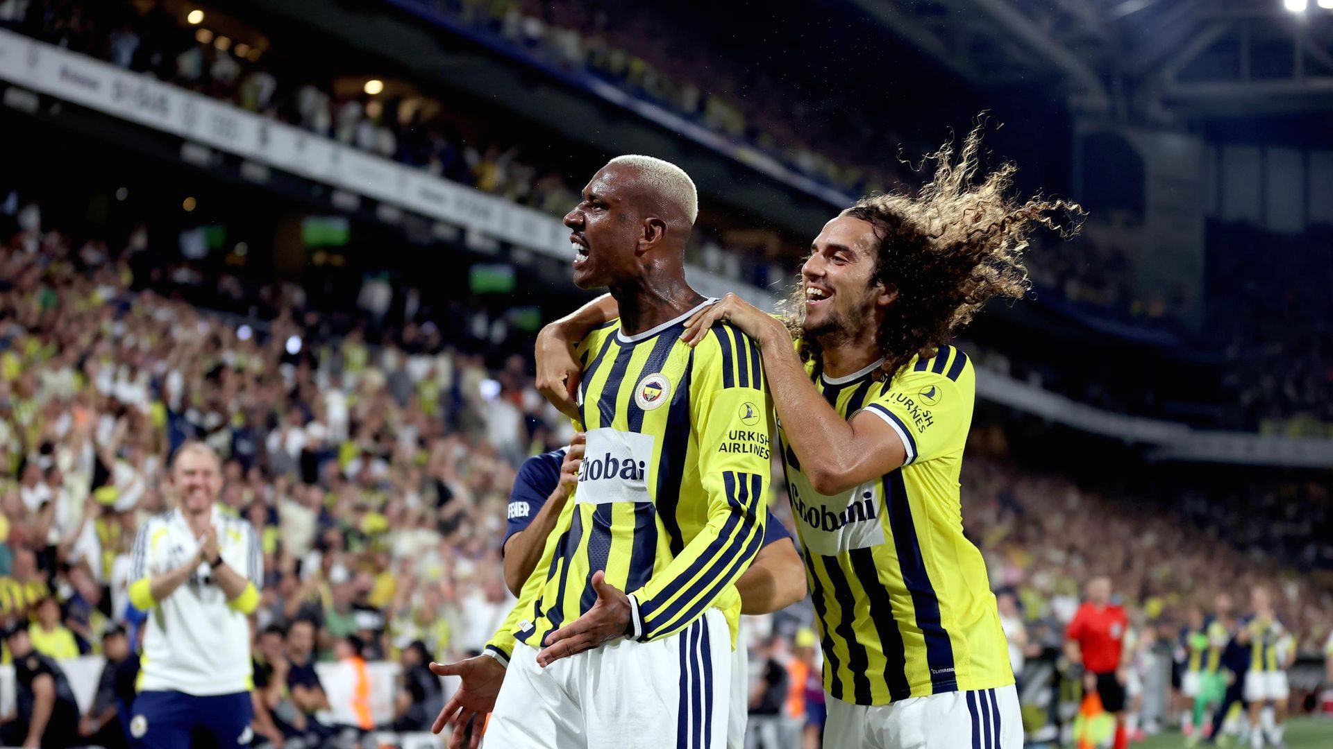 Fenerbahçe, UEFA Şampiyonlar Ligi'nde zorlu rakip Zabrze'yi yenerek büyük bir