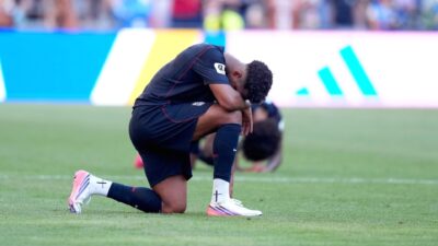 FIFA Başkanı Infantino'nun istediği Balogun kırmızısı, spor gündeminde büyük yankı
