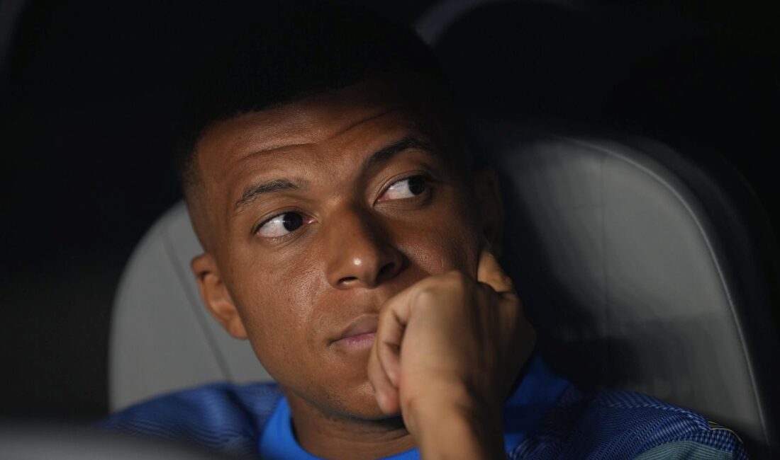 Fransa'da Mbappe ırkçı saldırılara maruz kalıyor. Bu acı olaylara dair