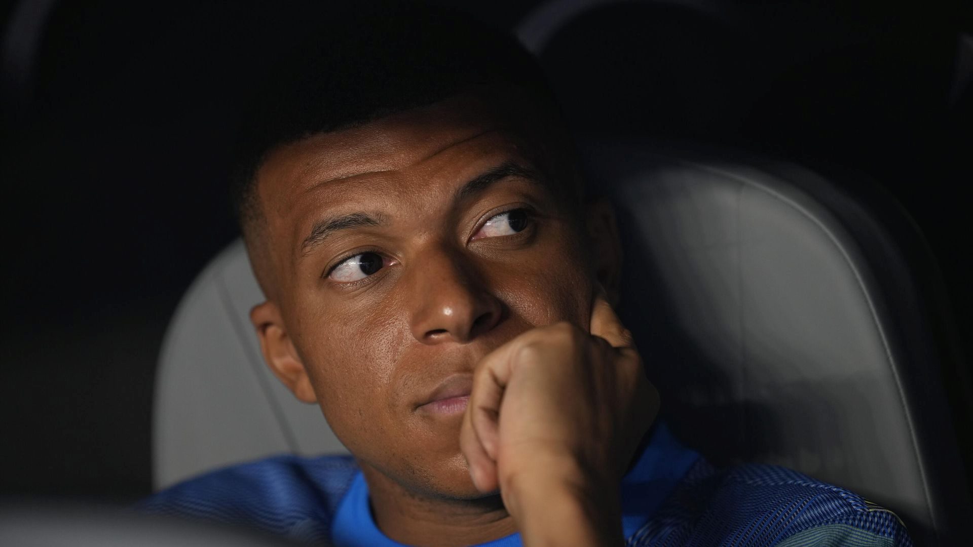 Fransa'da Mbappe ırkçı saldırılara maruz kalıyor. Bu acı olaylara dair