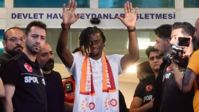 Galatasaray'ın yeni transferi Lesley Ugochukwu İstanbul'a geldi. Takımına katılmaya hazırlanan
