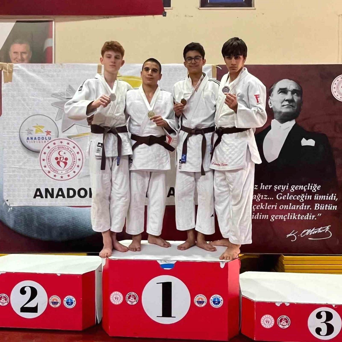 Gemlik'te düzenlenen Judoda Türkiye ikinciliği elde edildi. Başarı dolu bu