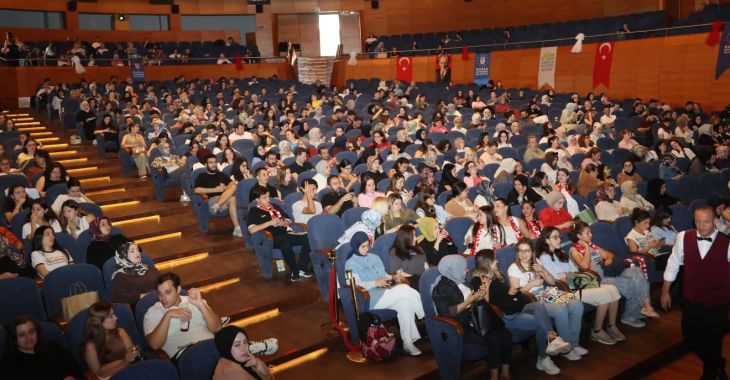 Bursa Büyükşehir Belediyesi’nin Kamu Personeli Seçme Sınavı’na (KPSS) hazırlanan gençler