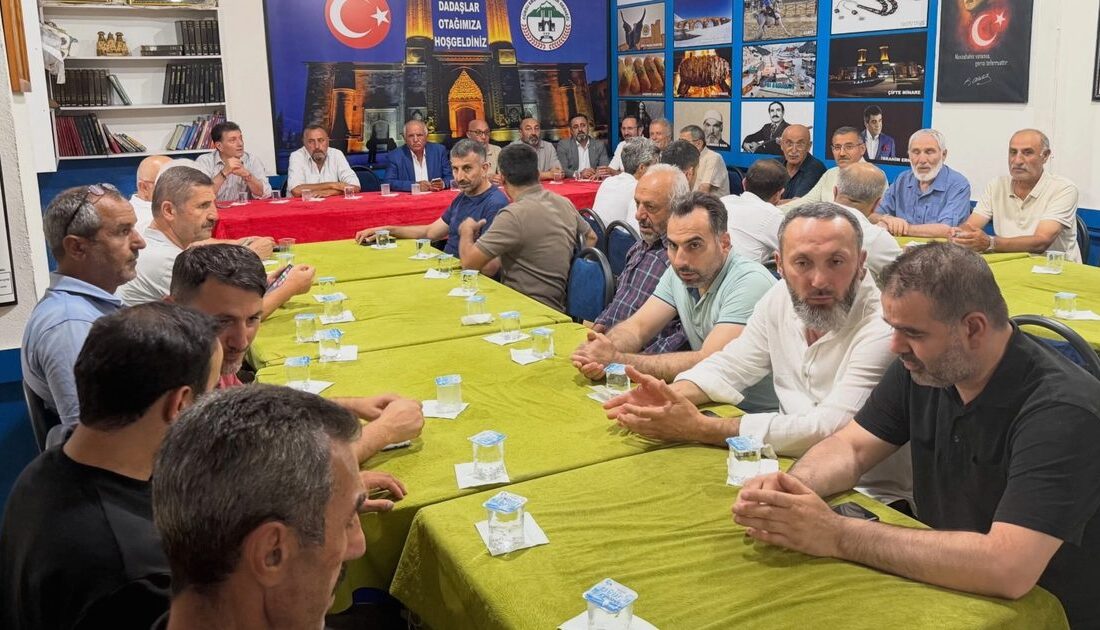 Bursa'da düzenlenen Görenleri Büyüleyen Aşure Programı ile geleneksel lezzetler ve