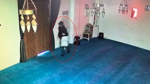İnegöl'de camii hırsızlığı kamerada