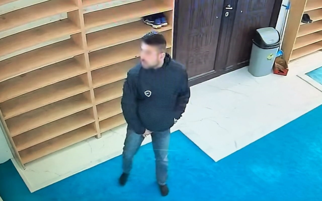İnegöl'de camii hırsızlığı kamerada