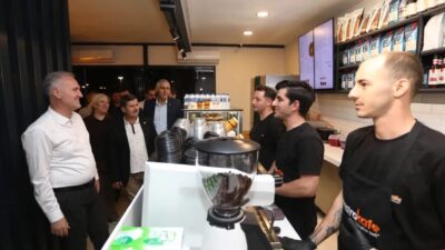 İnegöl'de Gastro Kafe'nin yeni şubeleri açıldı. Kaliteli hizmet ve lezzetli