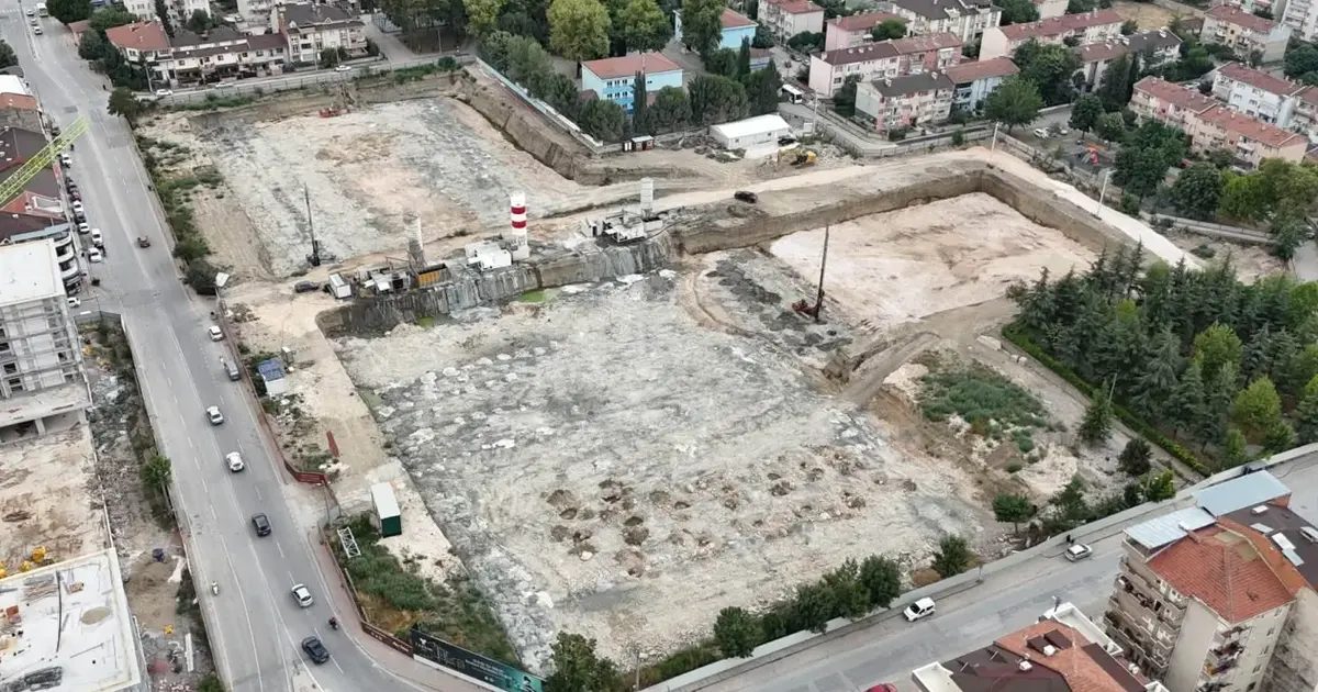 İnegöl'de kentsel dönüşüm projeleriyle yenilik ve gelişme hedefleniyor. Güvenli ve