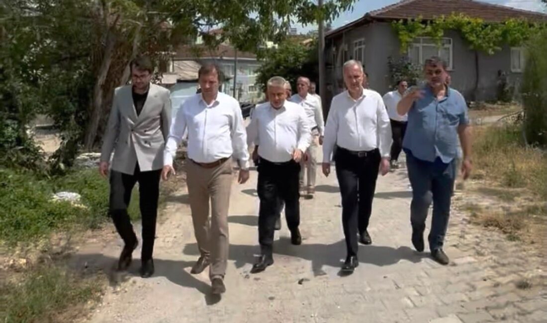 İnegöl'de kırsal mahallelerde parke taşı çalışmaları ile ulaşımı kolaylaştırıyor, yaşam