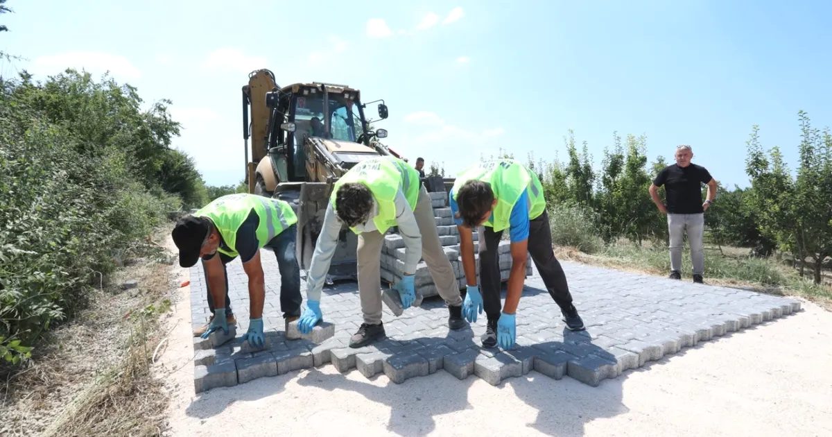 İnegöl’de kırsal mahallelerde ulaşım çalışmalarını detaylandıran, bölgenin ulaşım altyapısını geliştirmek