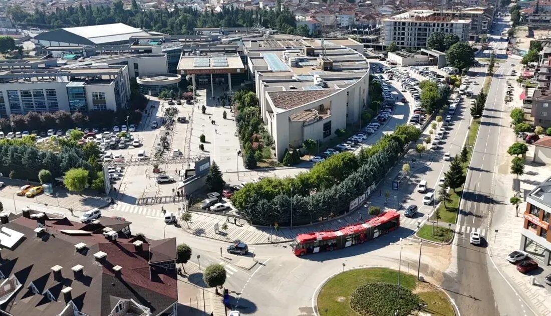 İnegöl'de metrobüs test sürüşü gerçekleştirildi. Gelişen ulaşım altyapısında önemli bir
