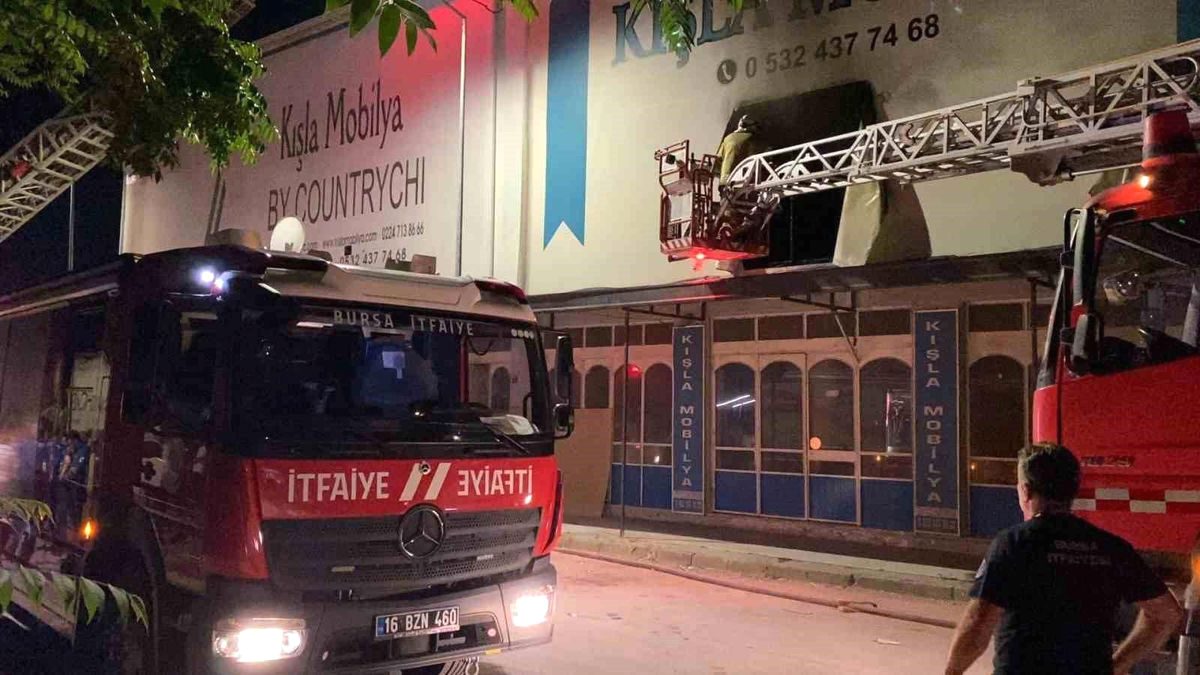 İnegöl’de mobilya fabrikasında çıkan yangın olayının detayları, hasar durumu ve