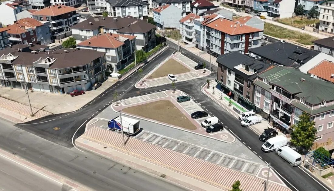 İnegöl'de sokaklar, yatırım ve bakım çalışmalarıyla yeniden canlandırıldı. Modern ve