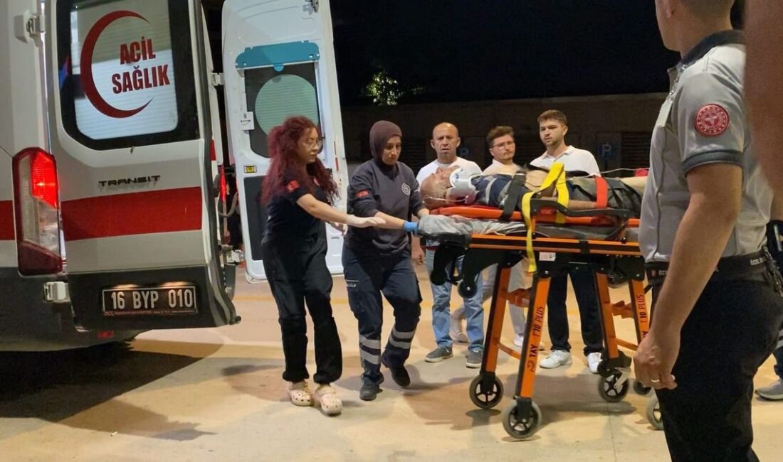 İnegöl'de meydana gelen traktör devrilmesi kazasında sürücü hafif yaralanmıştır. Olayla