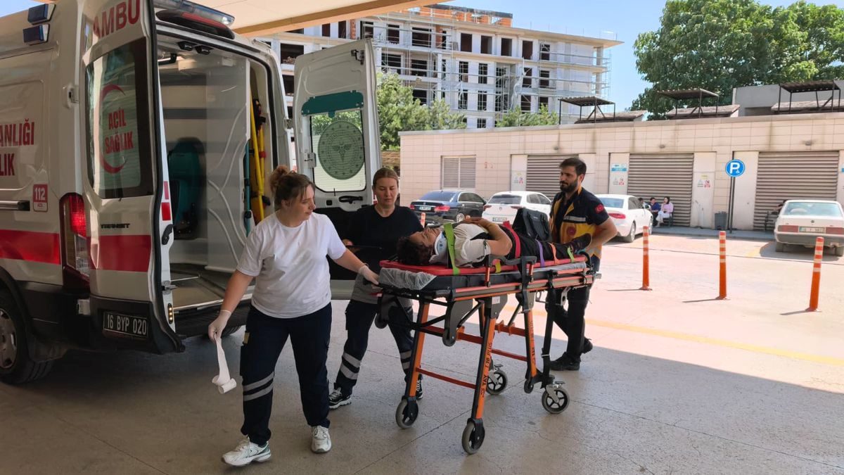 İnegöl’de gerçekleşen trafik kazasında 3 kişi yaralandı. Olayla ilgili detaylar