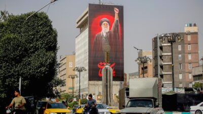 İran'da eski lider Ali Hamaney için düzenlenen büyük törenin detayları