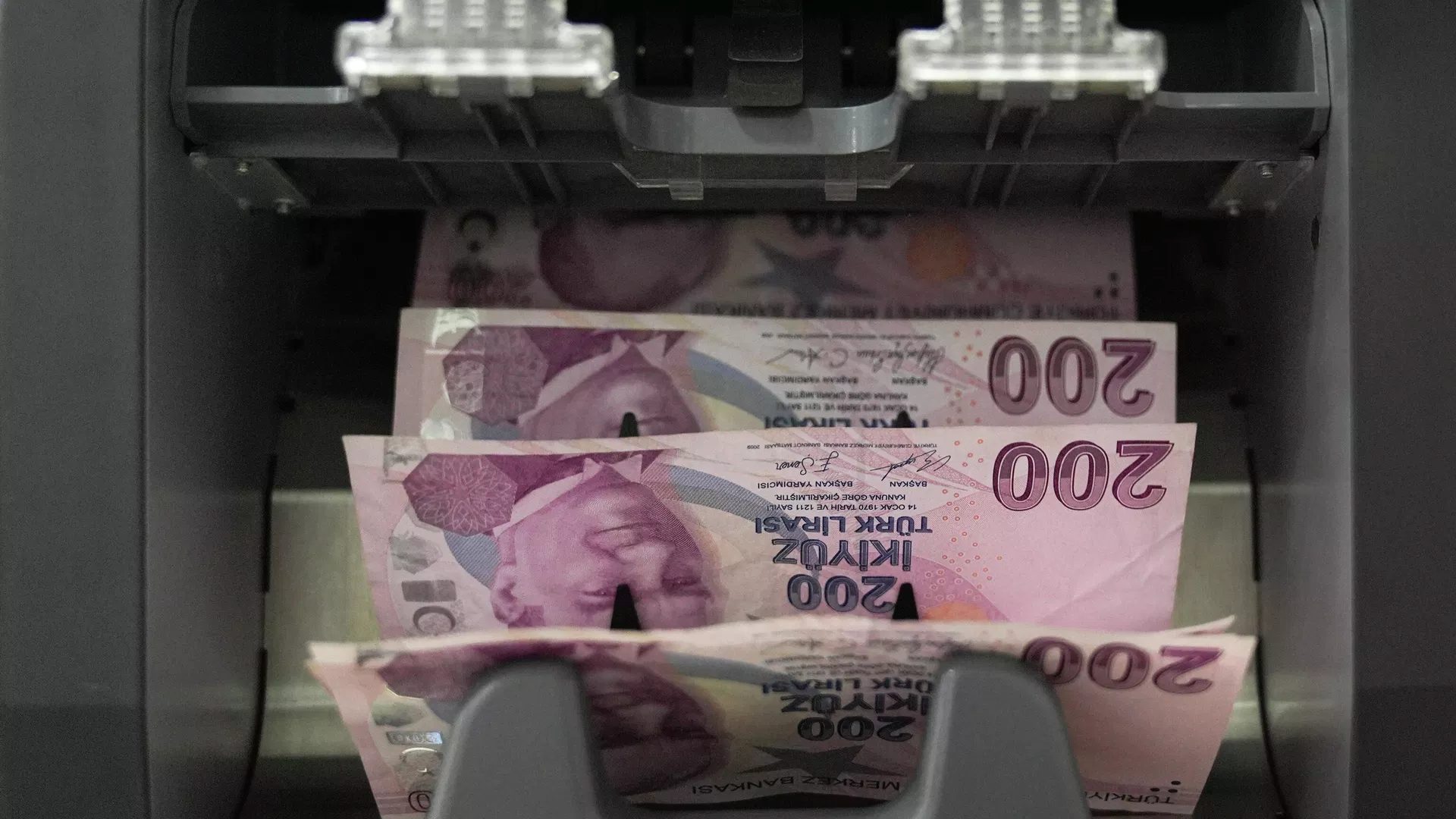 İşverenler banka zorunluluklarını genişletiyor ve denetimler artıyor. Güncel gelişmeleri takip