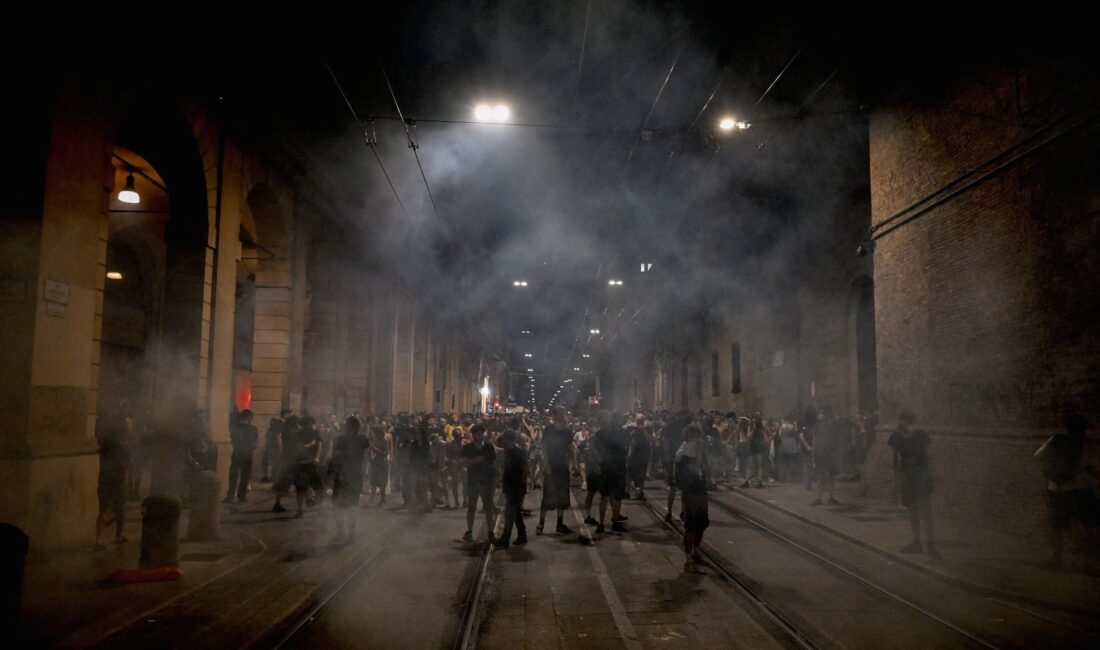 İtalyada polis şiddeti sonucu genç ölümüne tanıklık, protestolar ve adaletsizlik