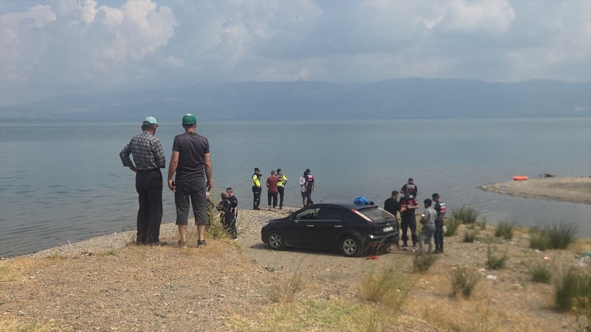 İznik Gölü'nde kaybolan 2 kişi güvenlik ekipleri tarafından sağ olarak