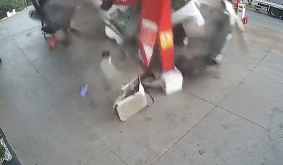 İznik'te meydana gelen TIR kazası, şoke edici anlar yaşattı. Olayla