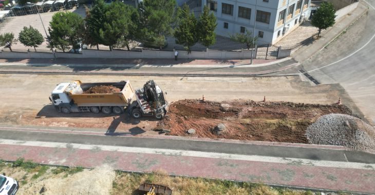 Bursa Büyükşehir Belediyesi, şehir genelinde üstyapı ve altyapı ağını güçlendirme