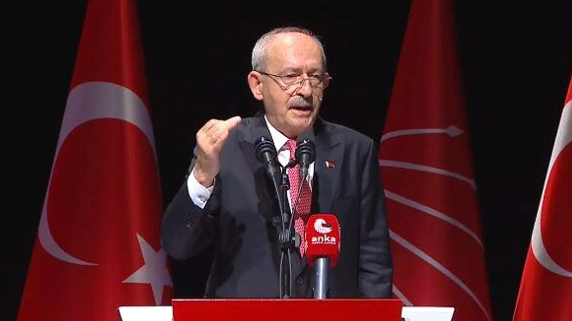 Kılıçdaroğlu, paralel yapı olmadığını vurguluyor, partimizdeki mücadele kararlılıkla sürüyor. Güncel