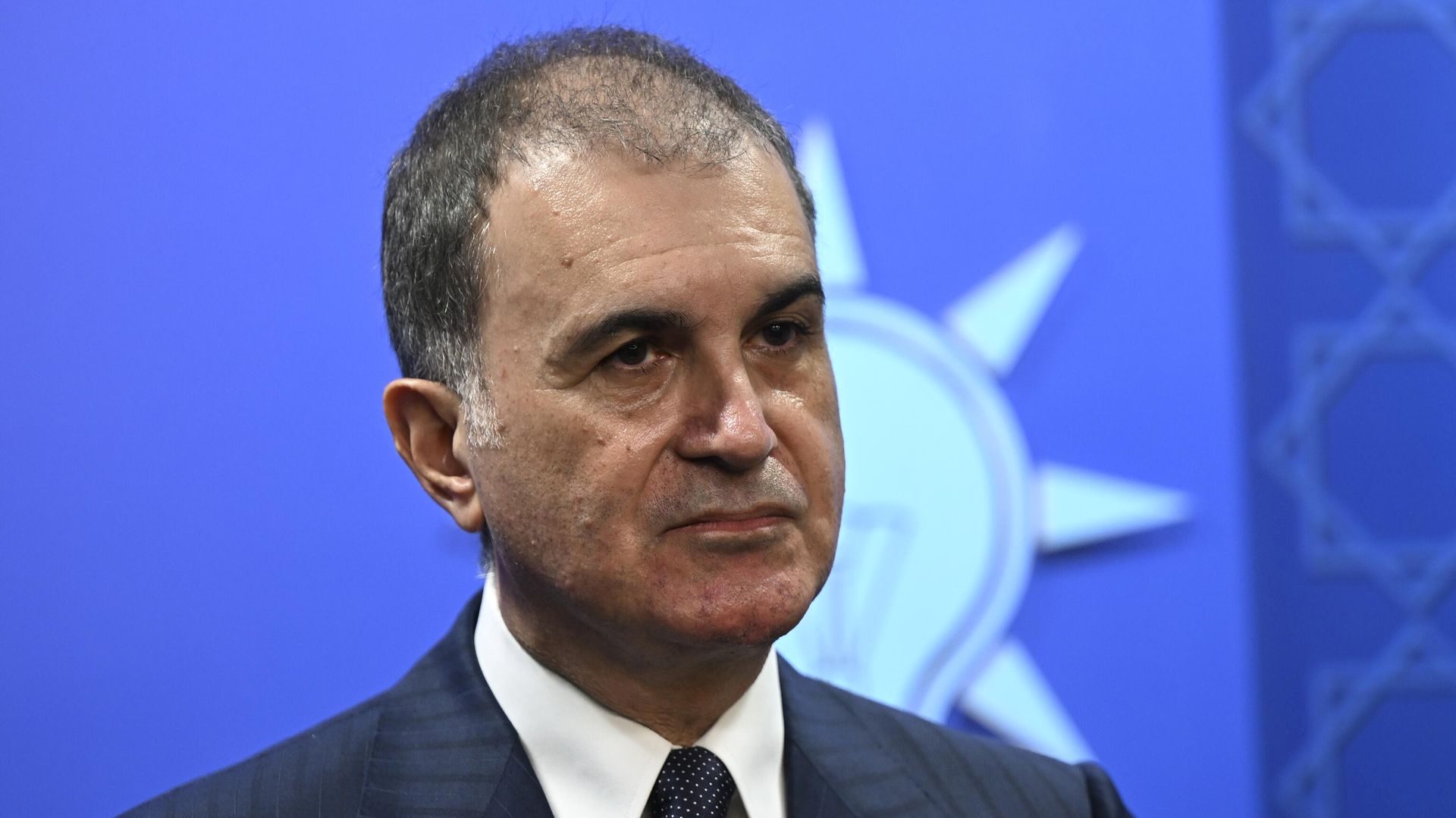Kur'an ayetiyle ilgili pankarta müdahale olayı, kamuoyunda tepki topladı. Olayın