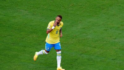 Neymar, Brezilya Milli Takımıyla vedalaştı ve emekliliğini resmen açıkladı. Futbol