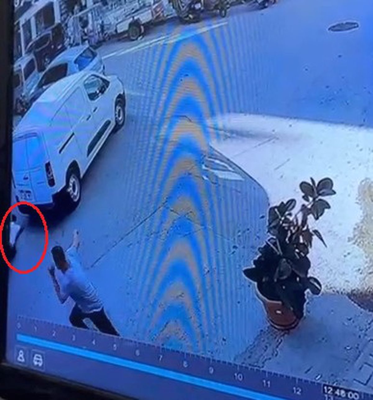 Orhangazi'de yaşanan silahlı saldırı güvenlik kameralarına yansıdı. Olayla ilgili detaylar