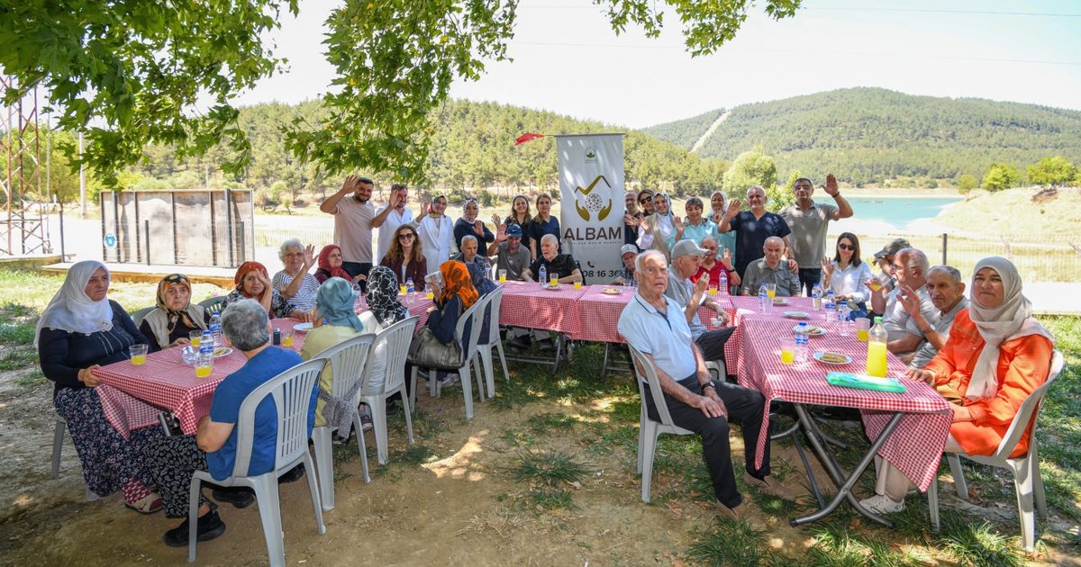 Osmangazi'de Alzheimer hastaları için düzenlenen gündüz bakım pikniği ile sevdiklerinizle