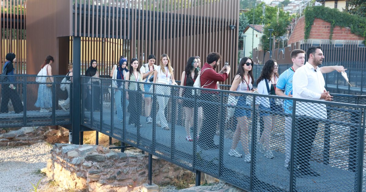 Osmangazi'de düzenlenen kültür ve sanat etkinlikleriyle bölgenin zengin tarihini ve