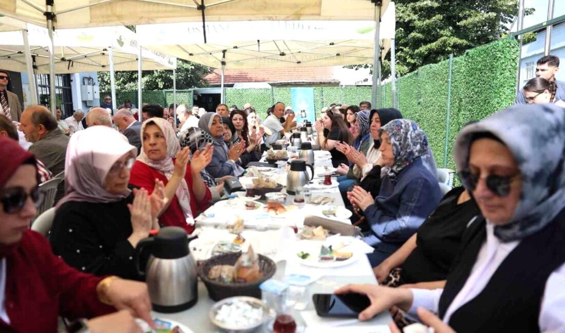 Osmangazi'de mahalle buluşmaları, toplumun çeşitli ihtiyaçlarına çözüm sunmayı ve birlik