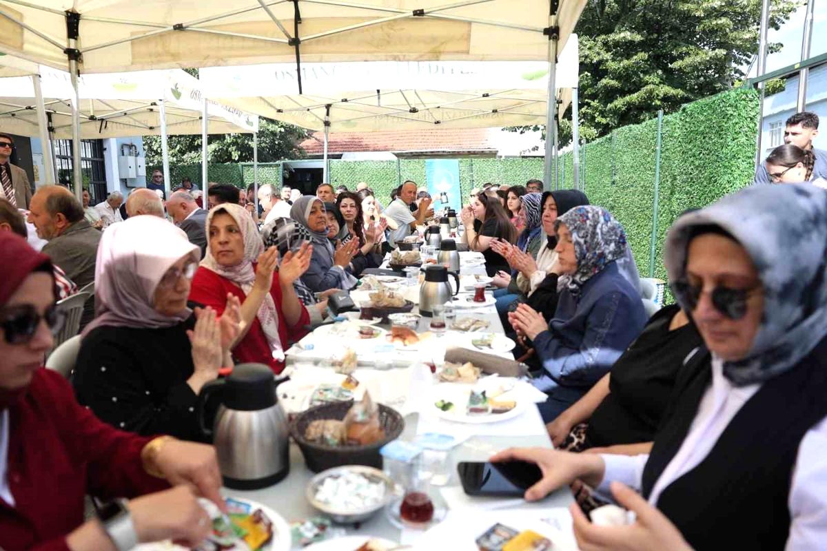 Osmangazi'de mahalle buluşmaları, toplumun çeşitli ihtiyaçlarına çözüm sunmayı ve birlik
