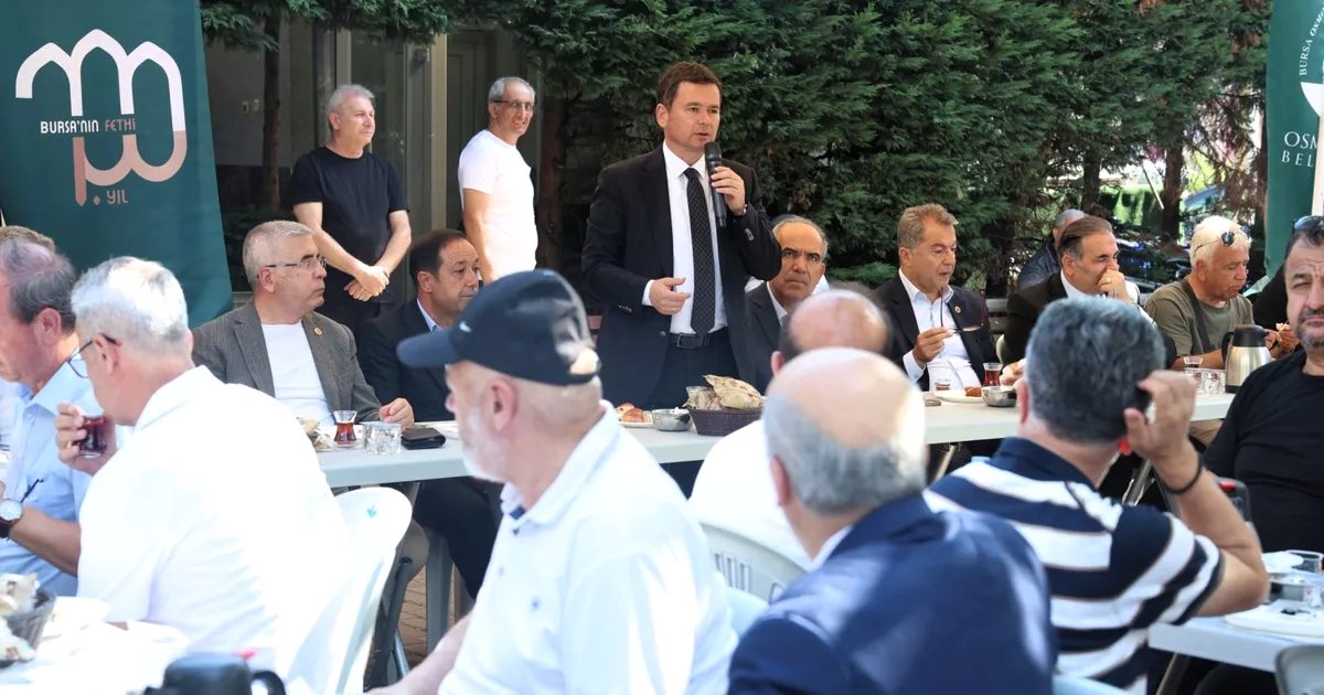 Osmangazi’de düzenlenen Mahalle Buluşması yoğun katılım ile gerçekleşti. Toplantıda yerel