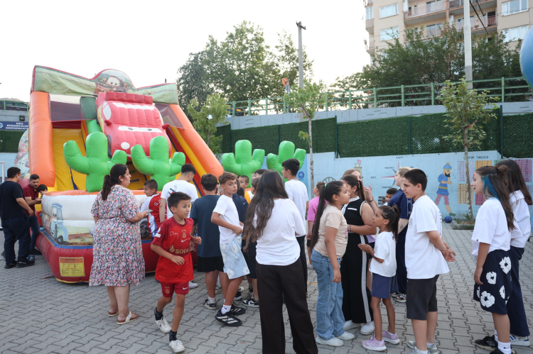 Osmangazi’de Mahalle Şenlikleri Büyüledi