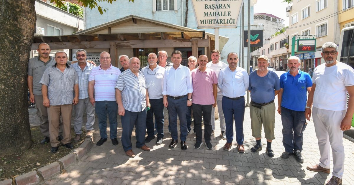 Osmangazi Belediyesi Başkanı, vatandaşlarla bir araya gelerek sorunları dinliyor ve