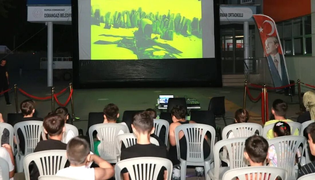 Osmangazi’de yaz film gösterimleri devam ediyor. Keyifli vakit geçirmek ve